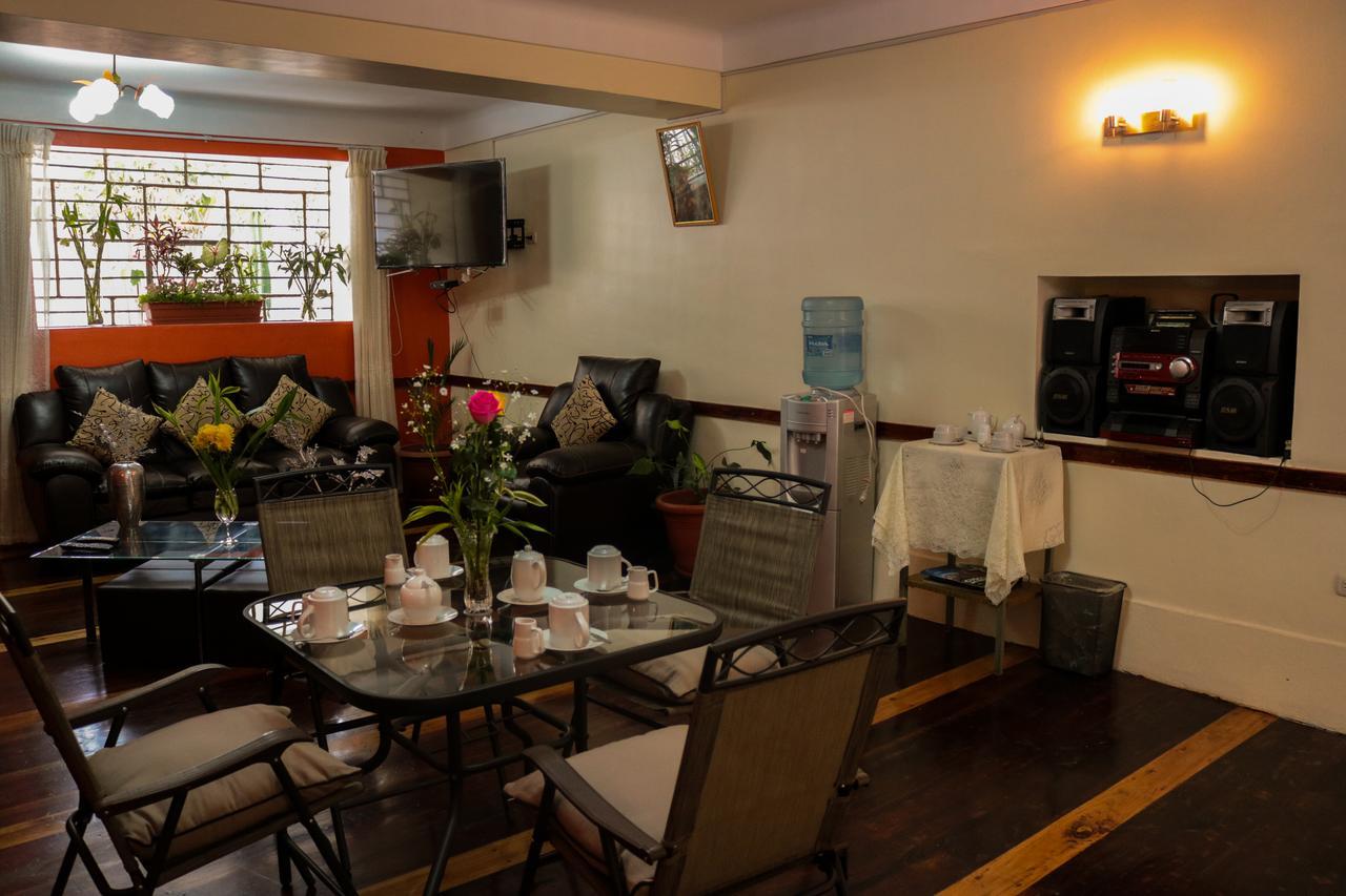Hotel Los Laureles Calca Exterior photo
